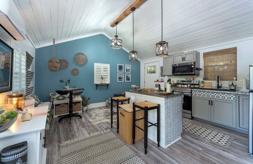 Spruce Pine Cabin | “Little Blue Cabin Cozy Boho Hideaway Jacuzzi, Fire Pit & Close to BRP”