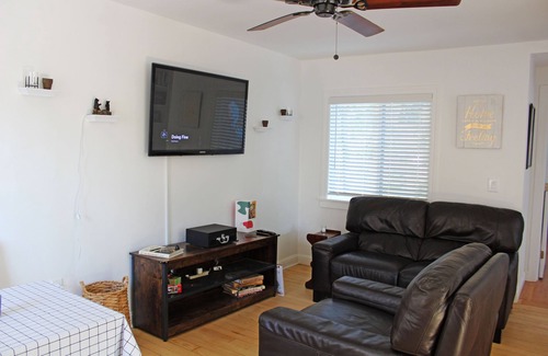 Middletown Cottage | Little Blue Mountain Cottage on Cobb Mountain Serene area perfect unplug getaway