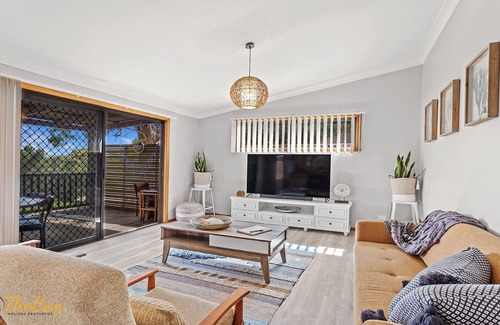 Lemon Tree Passage House | Little Bobby - Pet Friendly - WiFi - Air Con - Huge Deck
