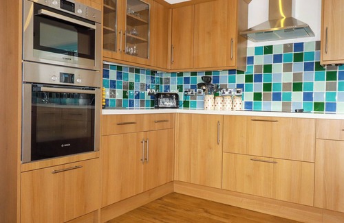 Truro Cottage | LITTLE CHYWOON BARN, family friendly, with a garden in Truro