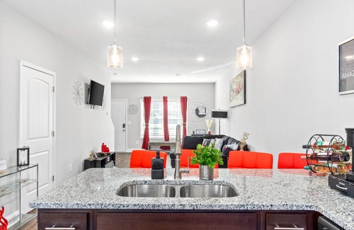 Clarksville Condo | Little cupid heart