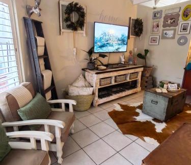 Aston Bay House | Little Flamingo Familia