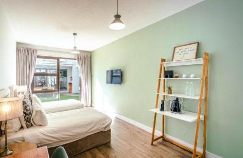 Windhoek Bed & Breakfast | Little Forest Garden Retreat