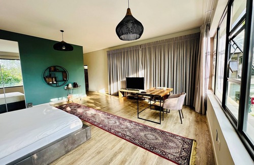 Windhoek House | Little Forest Garden Retreat Guesthouse