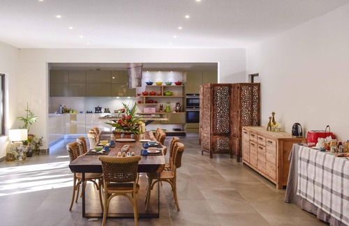 Windhoek House | Little Forest Garden Retreat Guesthouse