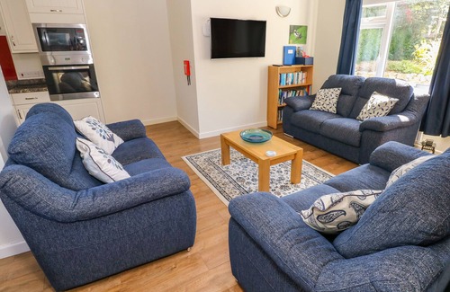 Carew Newton Cottage | LITTLE FREESTONE, family friendly, country holiday cottage in Carew