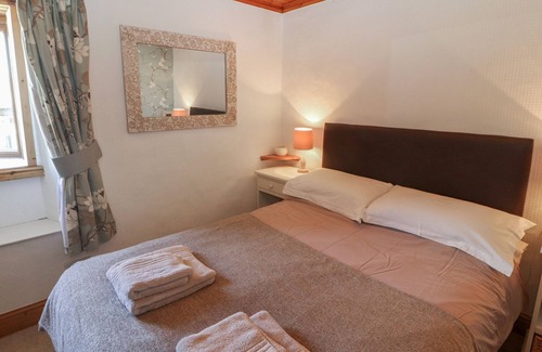 Dearham House | LITTLE GEM, romantic, character holiday cottage in Maryport