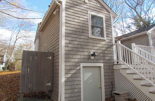 Osterville House | Little Gem walking distance to Osterville Village