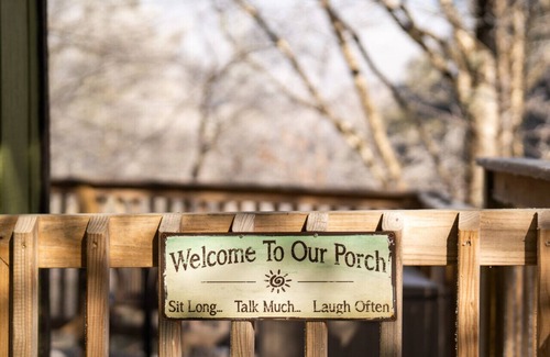 Beech Mountain Apartment | Little Green | AC, Fireplace, Walk to Beech Ski