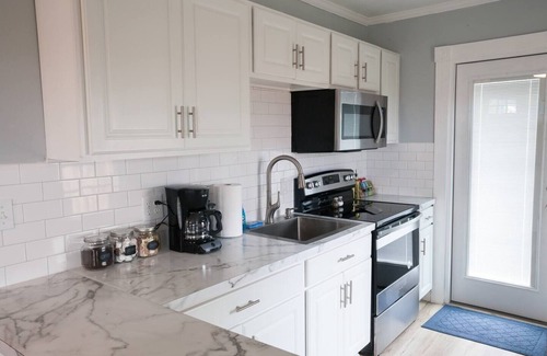 Carolina Beach Cottage | Little Green Cottage at CB - 2 Blocks From Beach