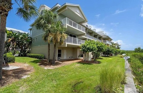 Ruskin House | Little Harbor Resort Bahia Beach