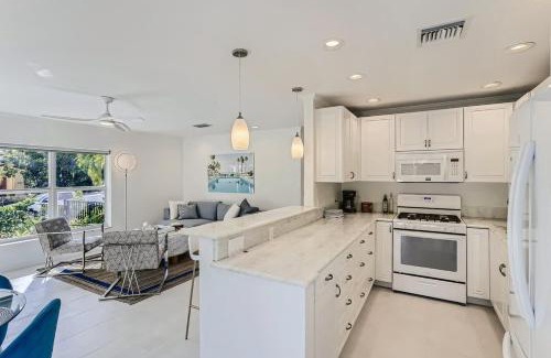 Flamingo Parks House | Little Havana - Unwind in a Tropical Garden Retreat with Private Pool