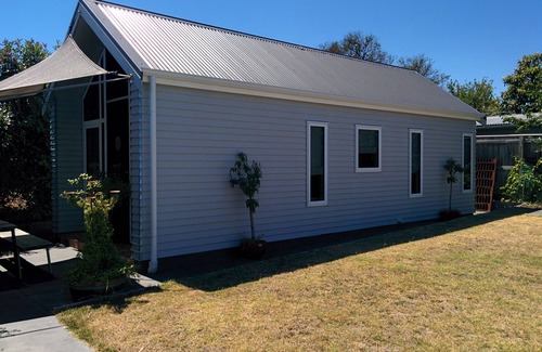 Havelock North House | Little House - a small building in suburban Havelock North
