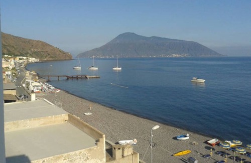 Lipari House | Little house by the sea