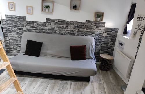 Louvres Apartment | Little House CDG Astérix