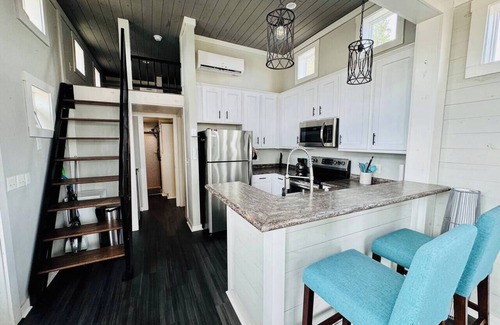 Austin House | Little House of the Flying Pig