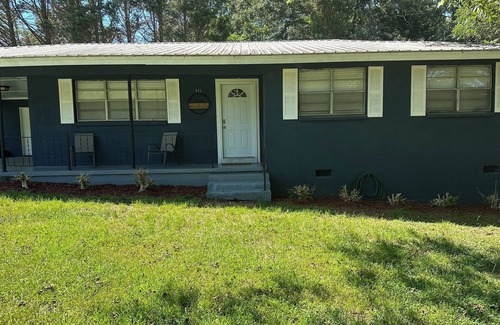 Hartwell House | Little House on the Lake