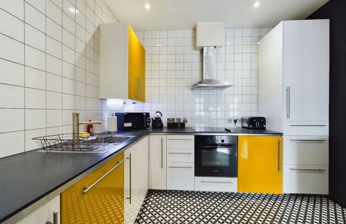 Cathedral Quarter Condo | Little Italy Apt- Stylish 1-Bed Apt in Belfast City Centre – Sleeps 4 | Cathedral Quarter Location