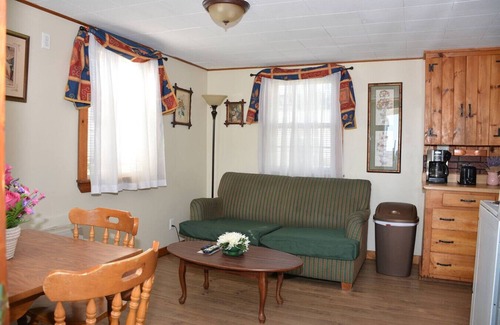 Old Orchard Beach Apartment | Little Miss Cottages - Two Bedroom Cottage