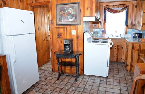 Old Orchard Beach Apartment | Little Miss Cottages - Two Bedroom Cottage Suite - 9