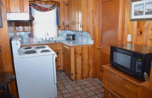 Old Orchard Beach Apartment | Little Miss Cottages - Two Bedroom Cottage Suite - 9
