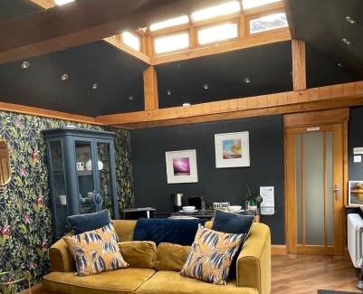 Pitchcombe Apartment | Little Monks Suite