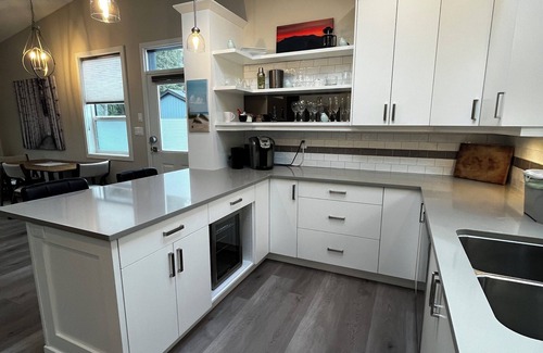 Regional District of Nanaimo House | Little Mountain Guest Suite