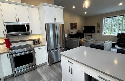 Regional District of Nanaimo House | Little Mountain Guest Suite