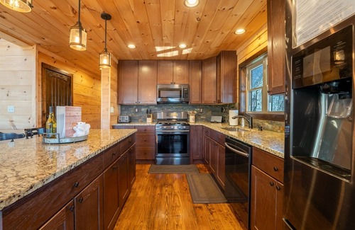 Pisgah Forest Cabin | Little Mountain Lodge | 3 Bed, 3 Bath