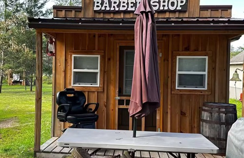 Irons Cabin | Little O'L Town-Cozy Rustic Western Town, private cabins. Great for GROUPS!