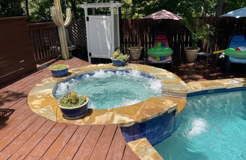 Midtown House | Little oasis in Uptown San Antonio pool & jacuzzi