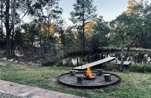 Parklands Cabin | Little Olive Eco Cabin on a Private Dam. Perfect for a Relaxing Weekend Away!