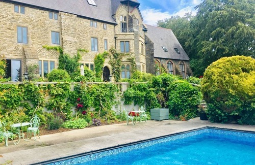 Lostwithiel Cottage | Little Peregrine, an Idyllic quiet cottage at Peregrine Hall.