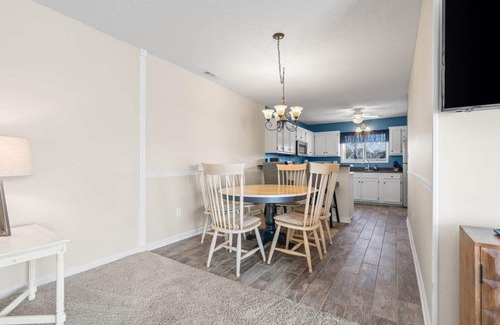 Little River Condo | Little River-Condo-Sleeps 10 by Hostique