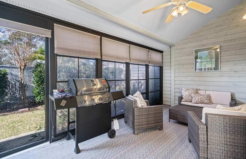 Little River Condo | Little River-Condo-Sleeps 10 by Hostique