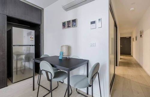 Abbotsford Apartment | Little Shamrock Cosy Resort Style Living