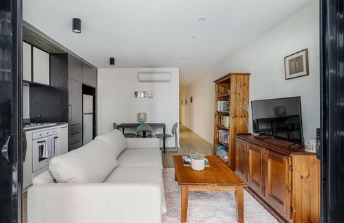 Abbotsford Apartment | Little Shamrock Cosy Resort Style Living