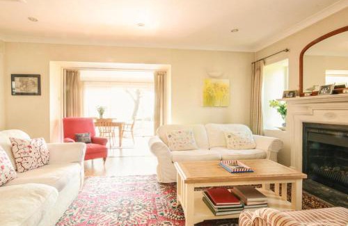Rock House | Little Strand