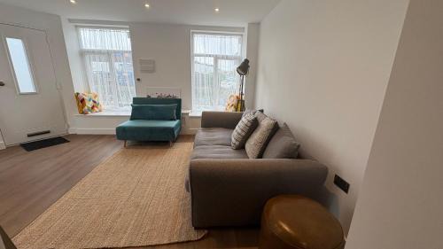 Staple Hill Apartment | Little Sunshine by STAE-Homes