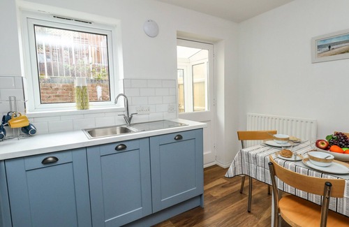Weymouth House | LITTLE TERN, pet friendly, with a garden in Brewers Quay Harbour