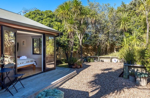 Oneroa House | LITTLE TIRI COTTAGE | Coast & Country | WINTER DEAL - Stay for 3, Pay for 2