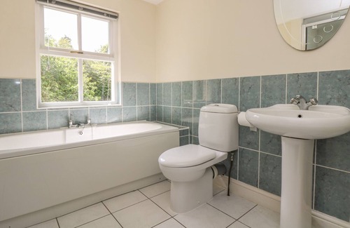 Helston Cottage | LITTLE TREVEAN, pet friendly, with open fire in Coverack