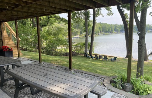 Dowagiac House | Little Twin Lake Cottage, Relaxing Updated Lakehouse - All Sports Lake