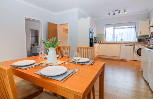 Dawlish Cottage | LITTLE WAYCROFT, with a garden in Dawlish Warren