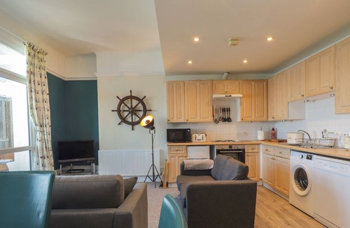 Littlestone-on-Sea Apartment | LITTLESTONE BEACH APARTMENT, pet friendly in Greatstone-On-Sea