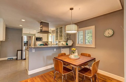 Littleton House | Littleton Cottage🏡2 blocks to Main🛍️Pets🐶Fenced Yard♨️Firepit🤑0 Cleaning & Pet Fee