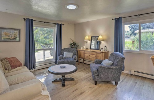 Columbine House | Littleton Home w/ Patio ~ 14 Mi to Denver!