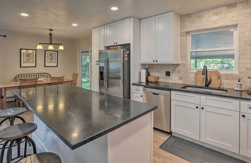 Columbine House | Littleton Home w/ Patio ~ 14 Mi to Denver!