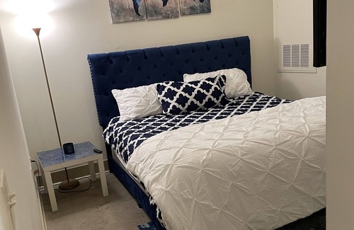 Lindridge-Martin Manor Apartment | Litty in The City