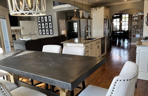 Bixby House | LIV Golf 2.8 miles away. Gorgeous 4 bedroom 3.5 bath w/ outdoor oasis.